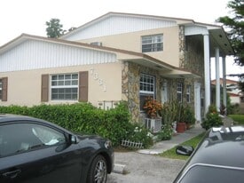 7321 NW 35th St, Unit #3 in Hollywood, FL - Building Photo