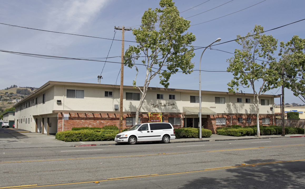 Forty Four Winks in San Leandro, CA - Building Photo