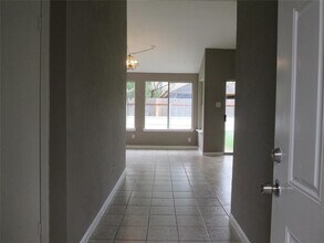 10303 Westedge Dr in Sugar Land, TX - Building Photo - Building Photo