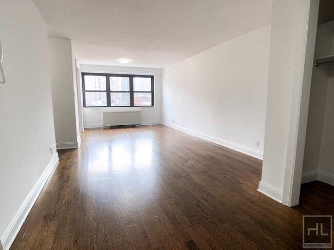 property at 401 E 88th St