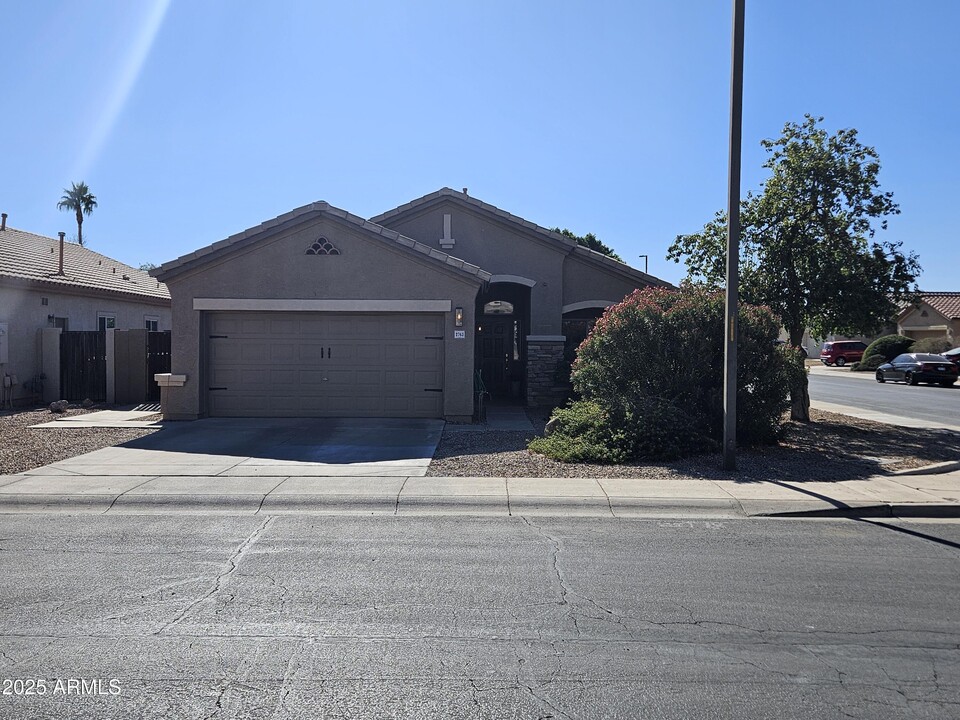 2763 E Highland Ct in Gilbert, AZ - Building Photo