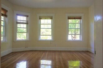266 Lake Ave in Newton, MA - Building Photo - Building Photo