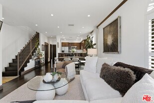 500 Orlando Ave in West Hollywood, CA - Building Photo