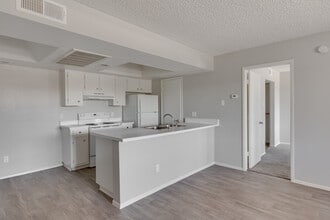 Papago Vista in Phoenix, AZ - Building Photo - Interior Photo