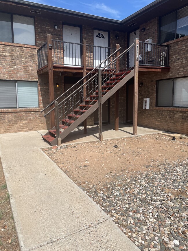 2495 S Mountain View Dr, Unit #1 in Cottonwood, AZ - Foto de edificio - Building Photo