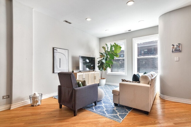 2238 W Barry Ave in Chicago, IL - Building Photo - Building Photo