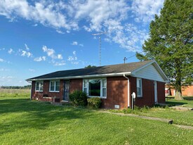 3583 N County Rd 225 W in Seymour, IN - Building Photo