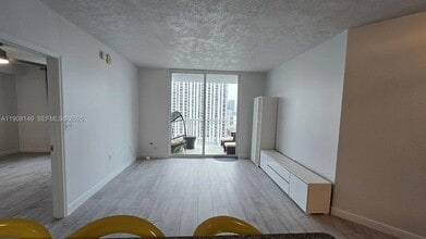 275 NE 18th St, Unit PH10 in Miami, FL - Foto de edificio - Building Photo