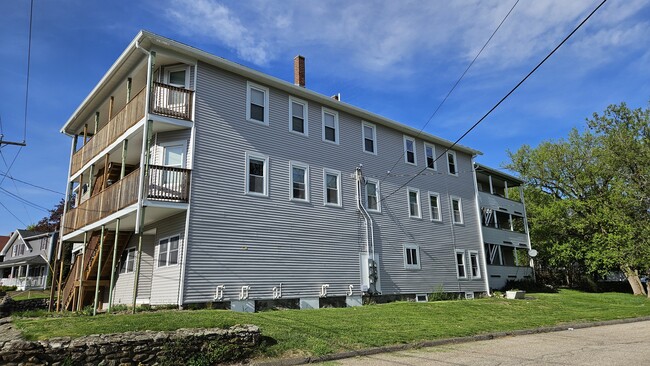 8 Robinson St, Unit 8 Robinson St Unit 3F