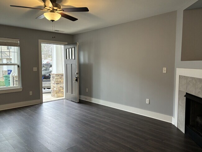 207 Stoney Pt Wy in Candler, NC - Building Photo - Building Photo