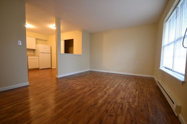 property at 912 N Walnut Ave