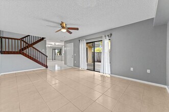 619 6th Way in West Palm Beach, FL - Building Photo - Building Photo