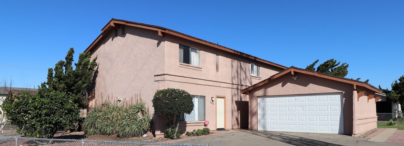 403 N Railroad Ave-Unit -405 N Railroad Ave Studio in Santa Maria, CA - Building Photo