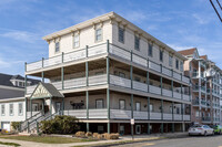 Shores Condominiums South in Monmouth Beach, NJ - Foto de edificio - Building Photo