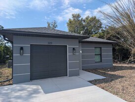 3201 23rd St SW in Lehigh Acres, FL - Building Photo