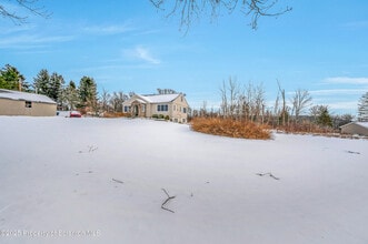 1314 Fairview Rd in Clarks Summit, PA - Foto de edificio - Building Photo