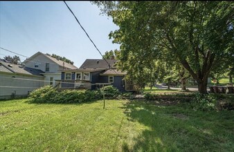320 4th St W in Hastings, MN - Foto de edificio - Building Photo
