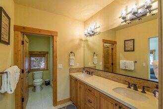 10116 Sagebrush Ct in Truckee, CA - Building Photo - Building Photo