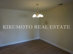 6891 Steamboat Way in Sacramento, CA - Building Photo - Building Photo
