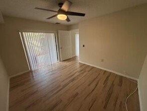 423 4th Ln in Palm Beach Gardens, FL - Building Photo - Building Photo