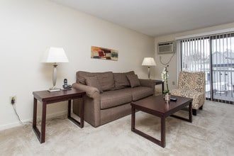 PRINCETON PLACE APARTMENTS in Worcester, MA - Foto de edificio - Interior Photo