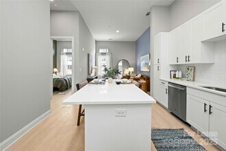 9035 Lindholm Dr, Unit B3 in Huntersville, NC - Building Photo - Building Photo