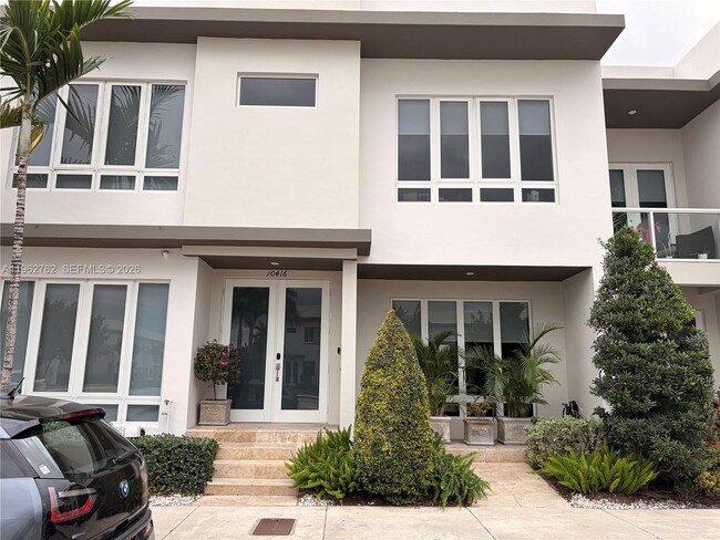 10416 NW 66th St in Doral, FL - Building Photo - Building Photo