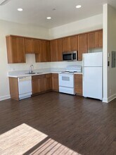 Roundhouse Place in San Luis Obispo, CA - Foto de edificio - Interior Photo