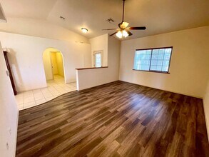 3854 N Diamond St in Kingman, AZ - Foto de edificio - Building Photo