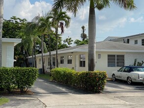 Labueux Apartments in Hollywood, FL - Building Photo - Building Photo