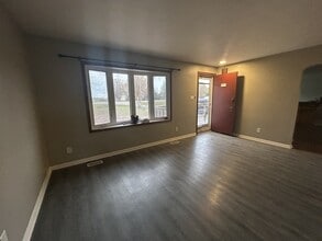 2139 London Line in Sarnia, ON - Building Photo - Building Photo