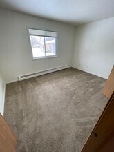 2136 Belmont Ln, Unit B in Mound, MN - Foto de edificio - Building Photo