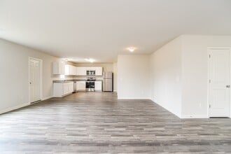 4033 Lake Russell Dr in Florence, SC - Building Photo - Building Photo