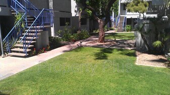 3301 E Earll Dr in Phoenix, AZ - Building Photo