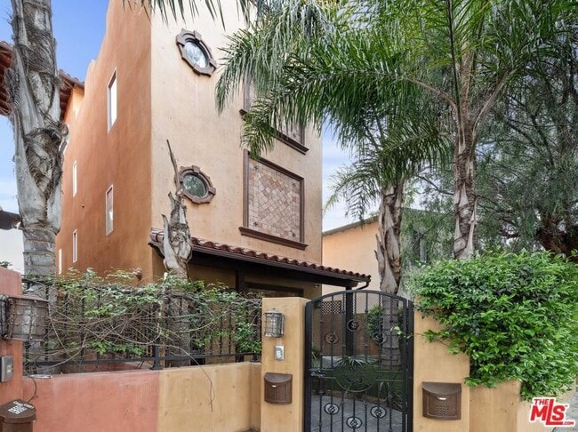 property at 4307 S Centinela Ave