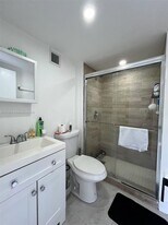 1102 NW 103rd St in Miami, FL - Building Photo