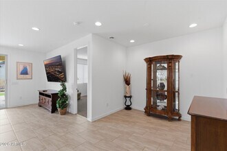 17211 W Whispering Wind Dr in Surprise, AZ - Building Photo - Building Photo