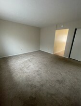2450-2452-2452 Hiawatha St in Columbus, OH - Building Photo - Building Photo
