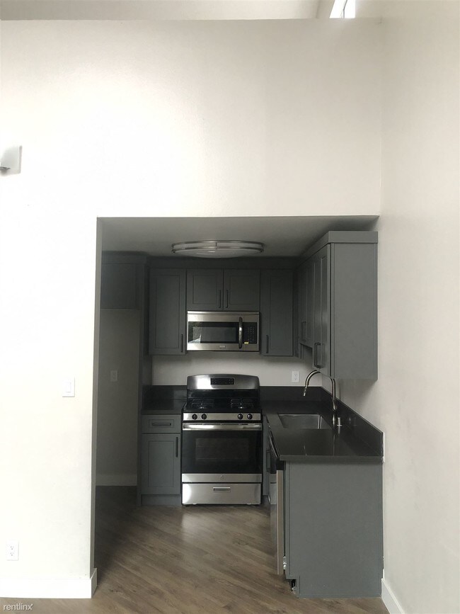 310 S Kenmore Ave-Unit -Apt 304 in Los Angeles, CA - Foto de edificio - Building Photo