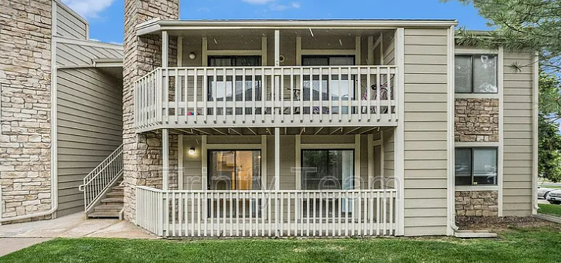 8225 E Fairmount Dr in Denver, CO - Building Photo