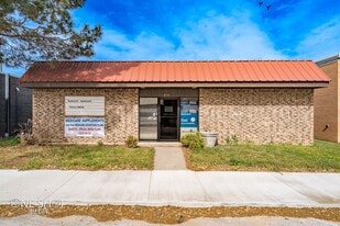 216 Oak St in Clyde, TX - Building Photo