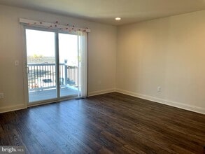 46 W Pittsfield St in Pennsville Township, NJ - Building Photo - Building Photo