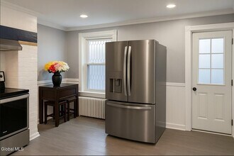 39 S Lake Ave in Albany, NY - Building Photo - Building Photo