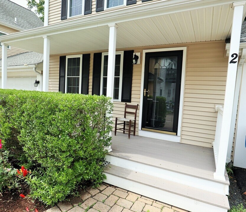 90 Central St in East Bridgewater, MA - Building Photo