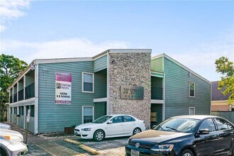 301 W 38th St in Austin, TX - Building Photo - Building Photo