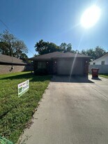 807 S 3rd St in Dardanelle, AR - Building Photo