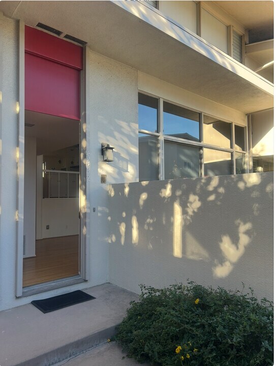 4452 W Kling St in Burbank, CA - Foto de edificio