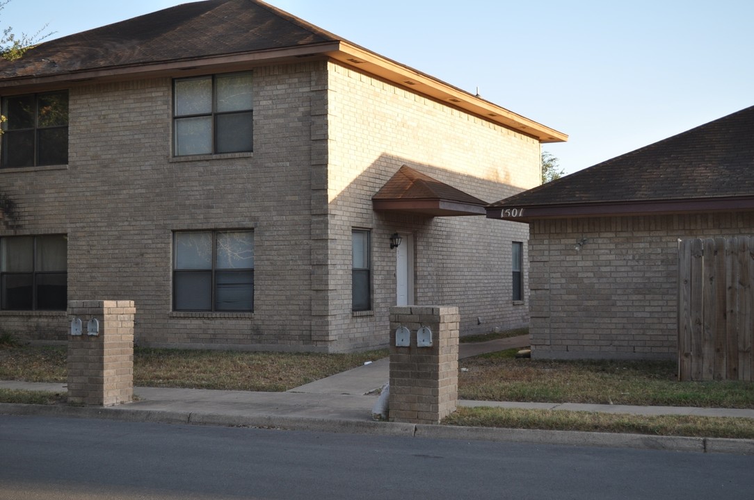 K-Z Apartments in McAllen, TX - Building Photo