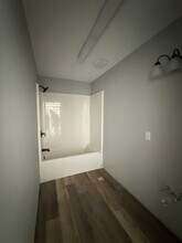 1085 Hughes St in Soperton, GA - Building Photo - Building Photo