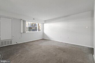 11370 Cherry Hill Rd in Beltsville, MD - Building Photo - Building Photo